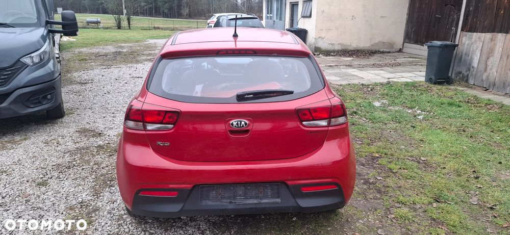 Kia Rio - 4