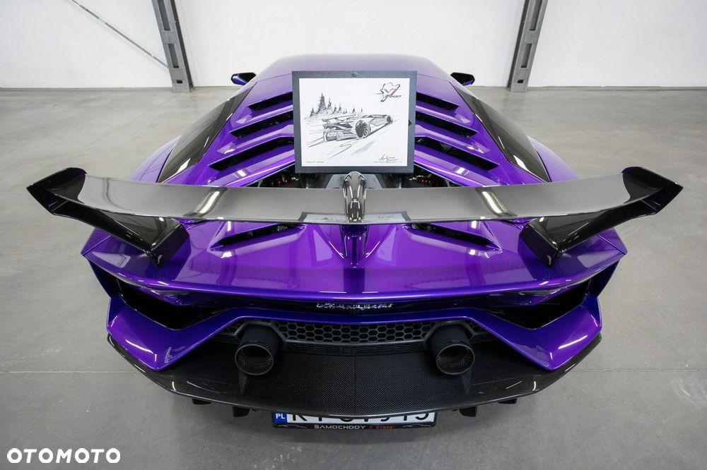 Lamborghini Aventador - 28