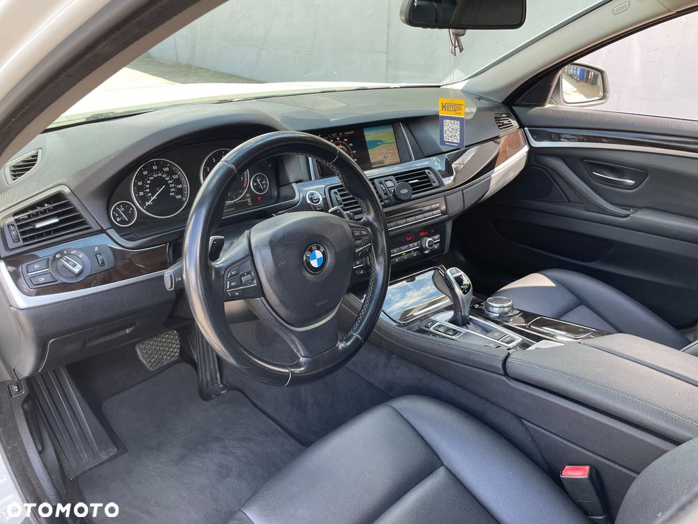 BMW Seria 5 528i - 15