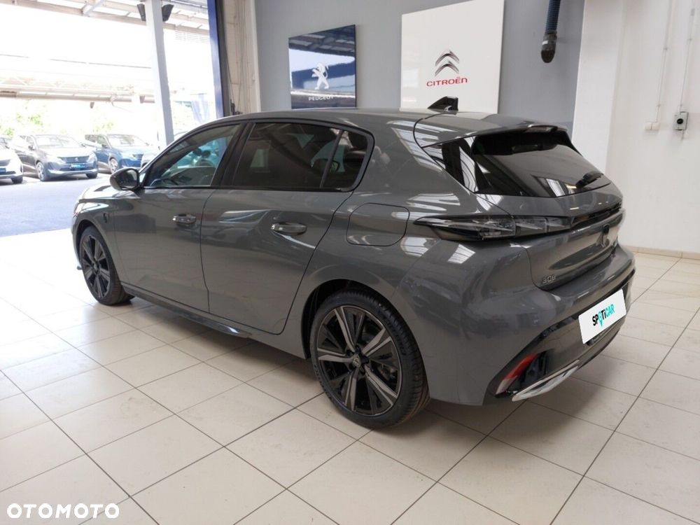 Peugeot 308 - 8