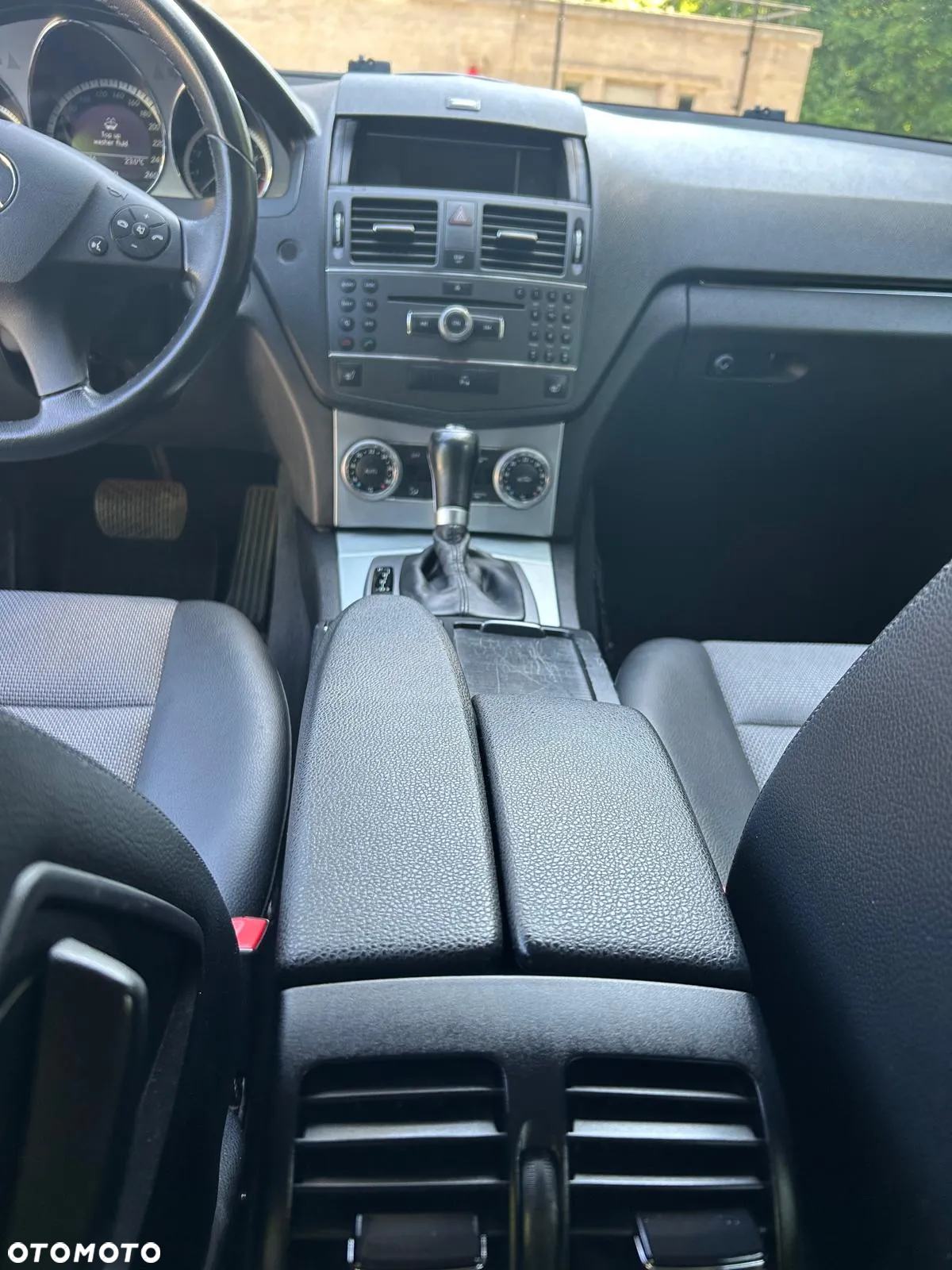 Mercedes-Benz Klasa C 180 T CGI Automatik BlueEFFICIENCY - 14