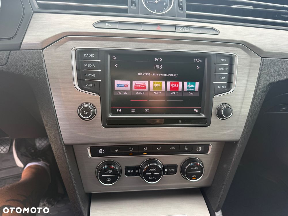 Volkswagen Passat 2.0 TDI BMT Trendline - 19