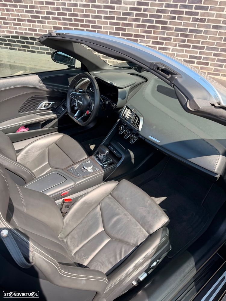 Audi R8 Spyder - 22