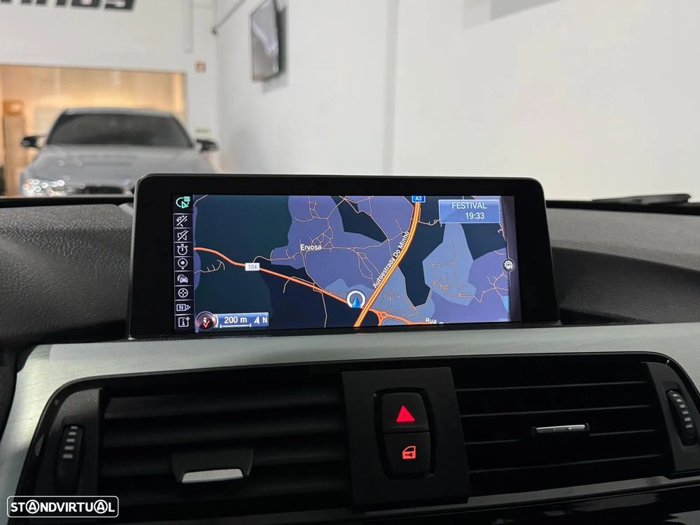 BMW 320 d Touring Pack M - 23