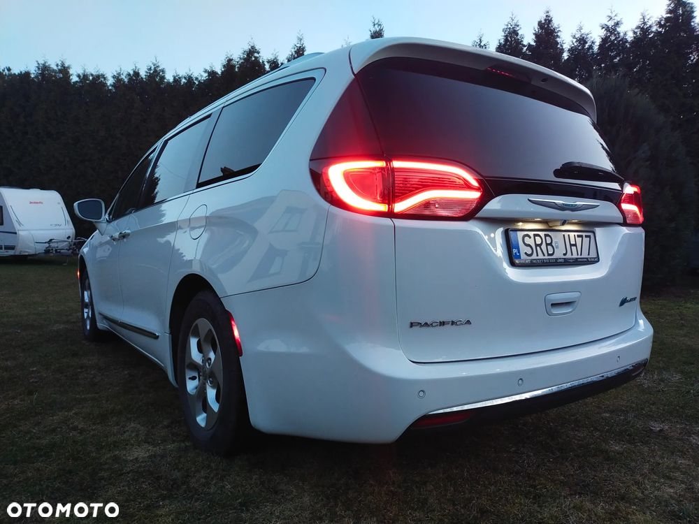 Chrysler Pacifica - 23