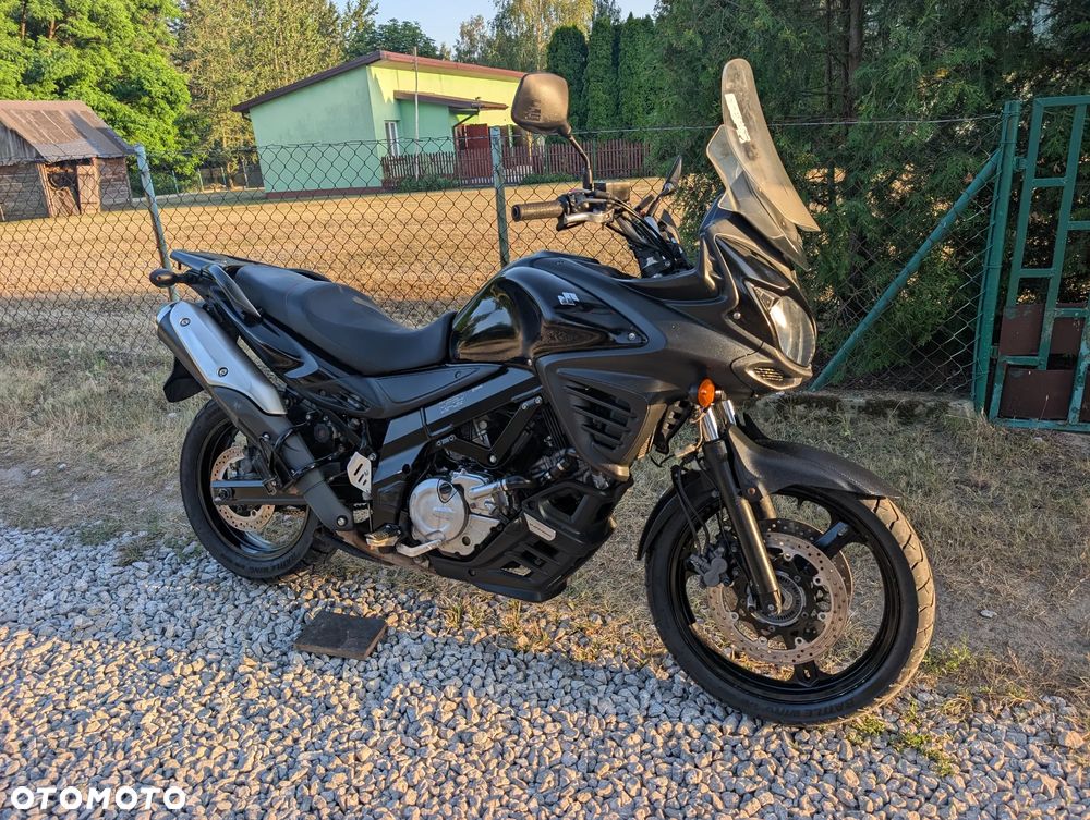 Suzuki V-STROM - 10