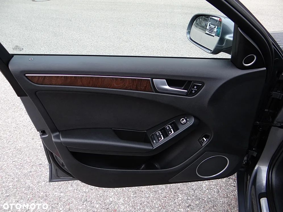 Audi A4 Limousine 1.8 TFSI S line Sportpaket - 23