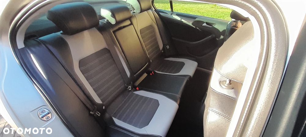 Volkswagen Jetta 2.0 TSI Highline DSG - 13