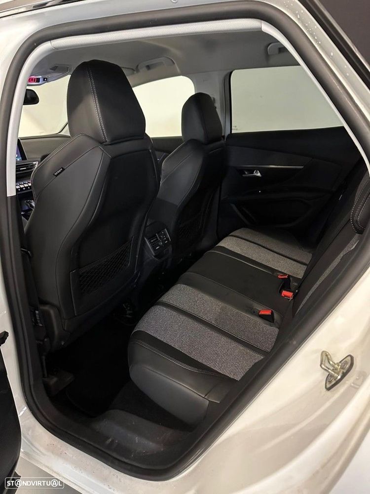 Peugeot 3008 1.2 PureTech Allure EAT6 - 12