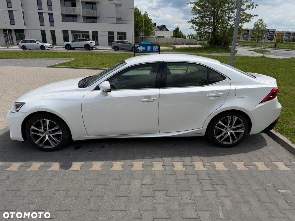 Lexus IS 300h Business Edition - 5