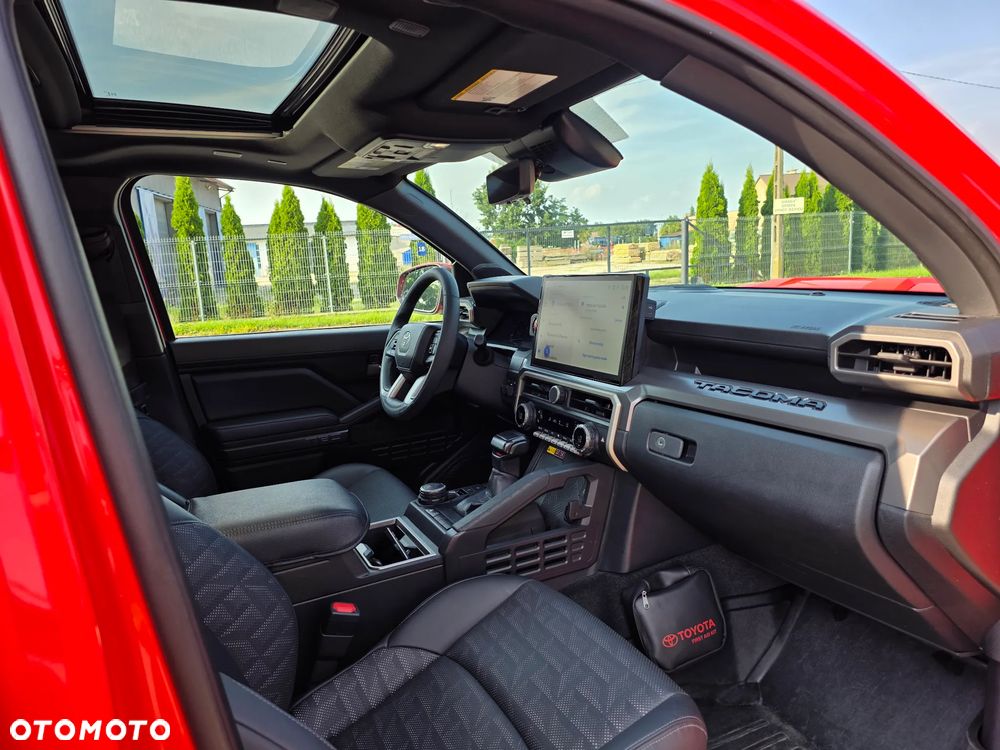 Toyota Tacoma - 27
