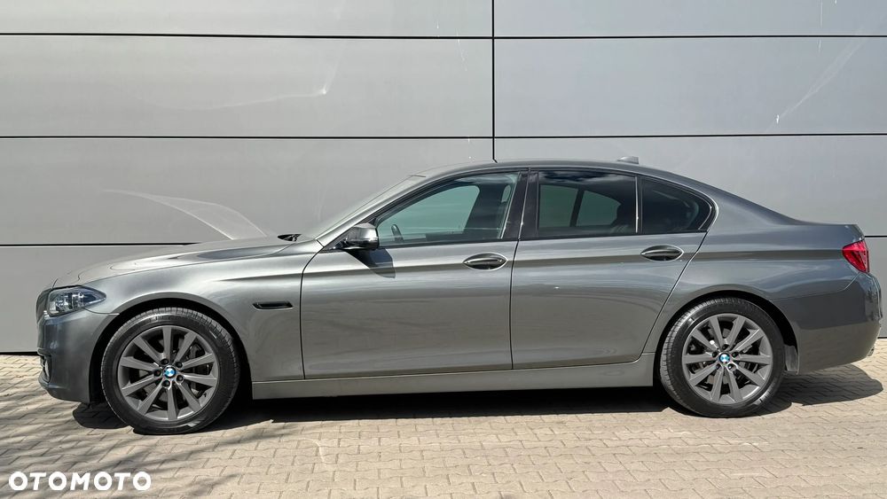 BMW Seria 5 525d xDrive Luxury Line - 3