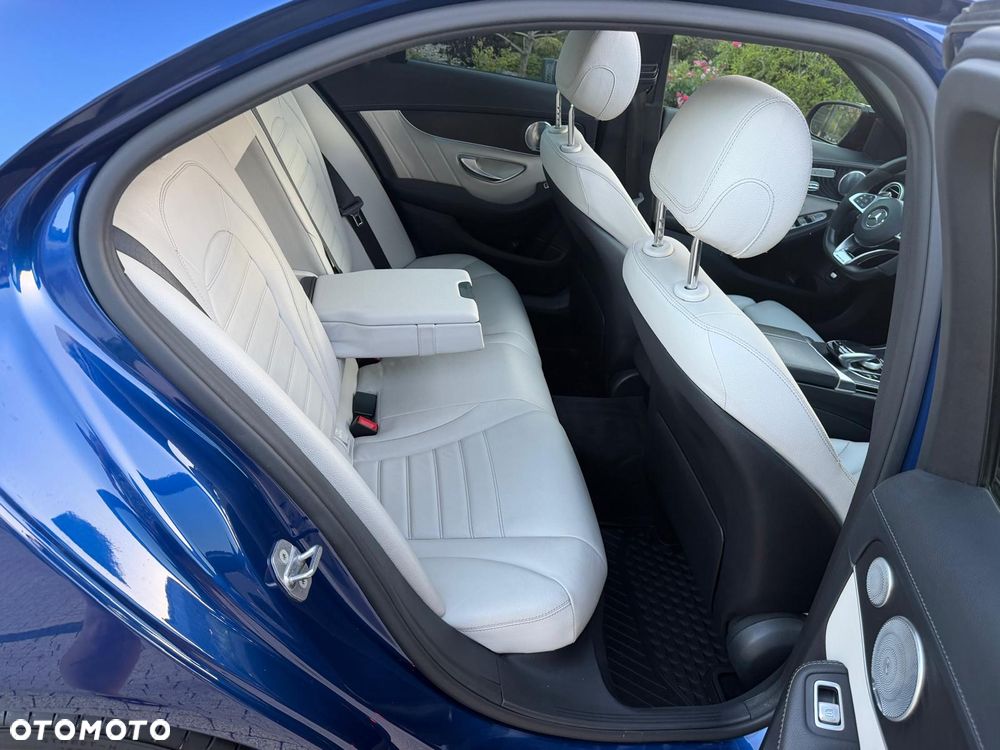 Mercedes-Benz Klasa C AMG 43 4Matic 9G-TRONIC - 30