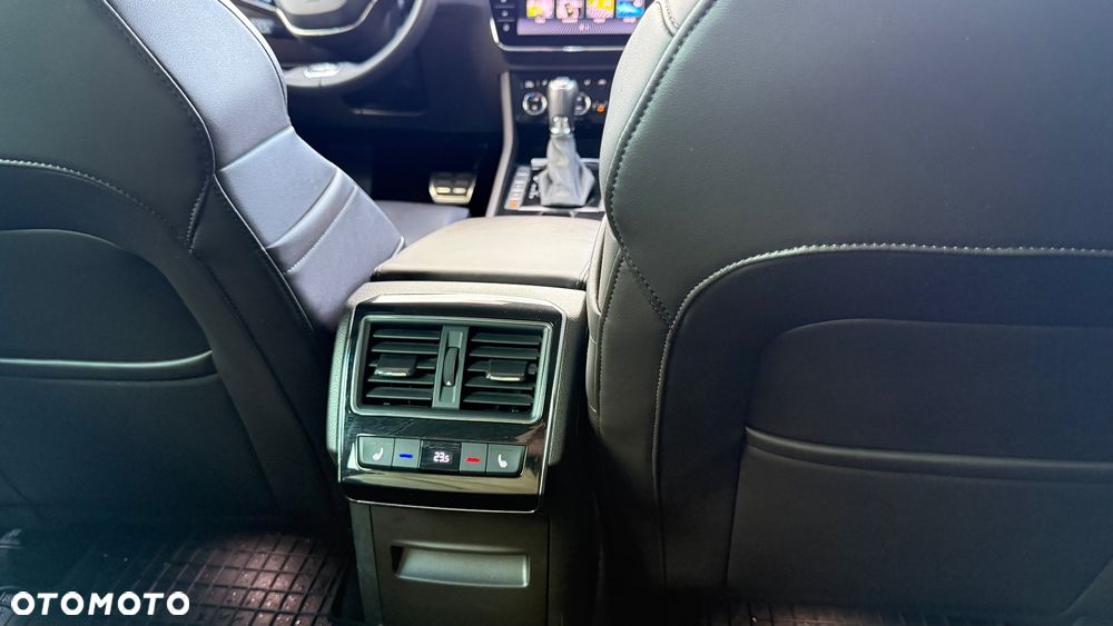 Skoda Superb 2.0 TSI L&K DSG - 23