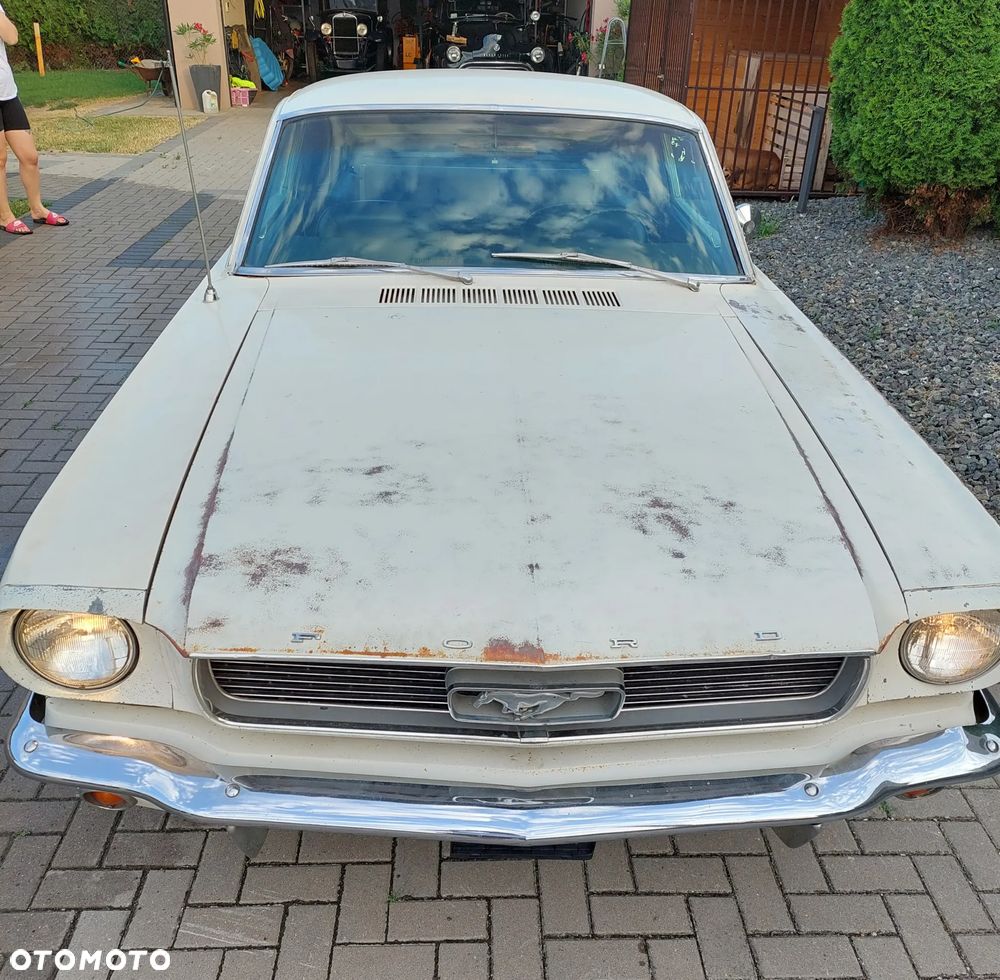 Ford Mustang - 2