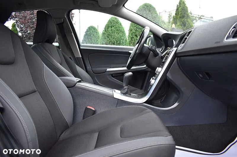 Volvo V60 D4 Momentum - 7