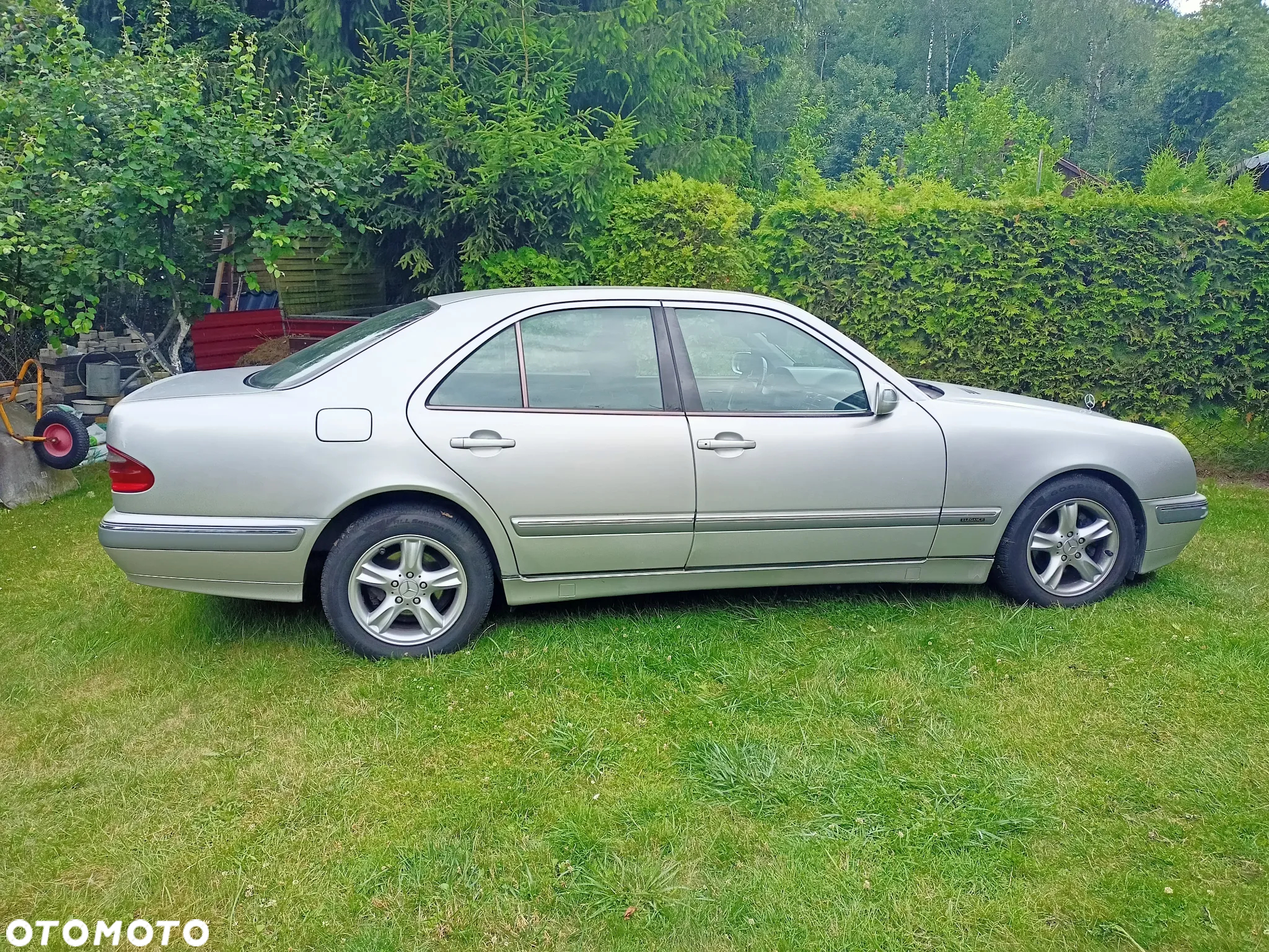 Mercedes-Benz Klasa E - 9