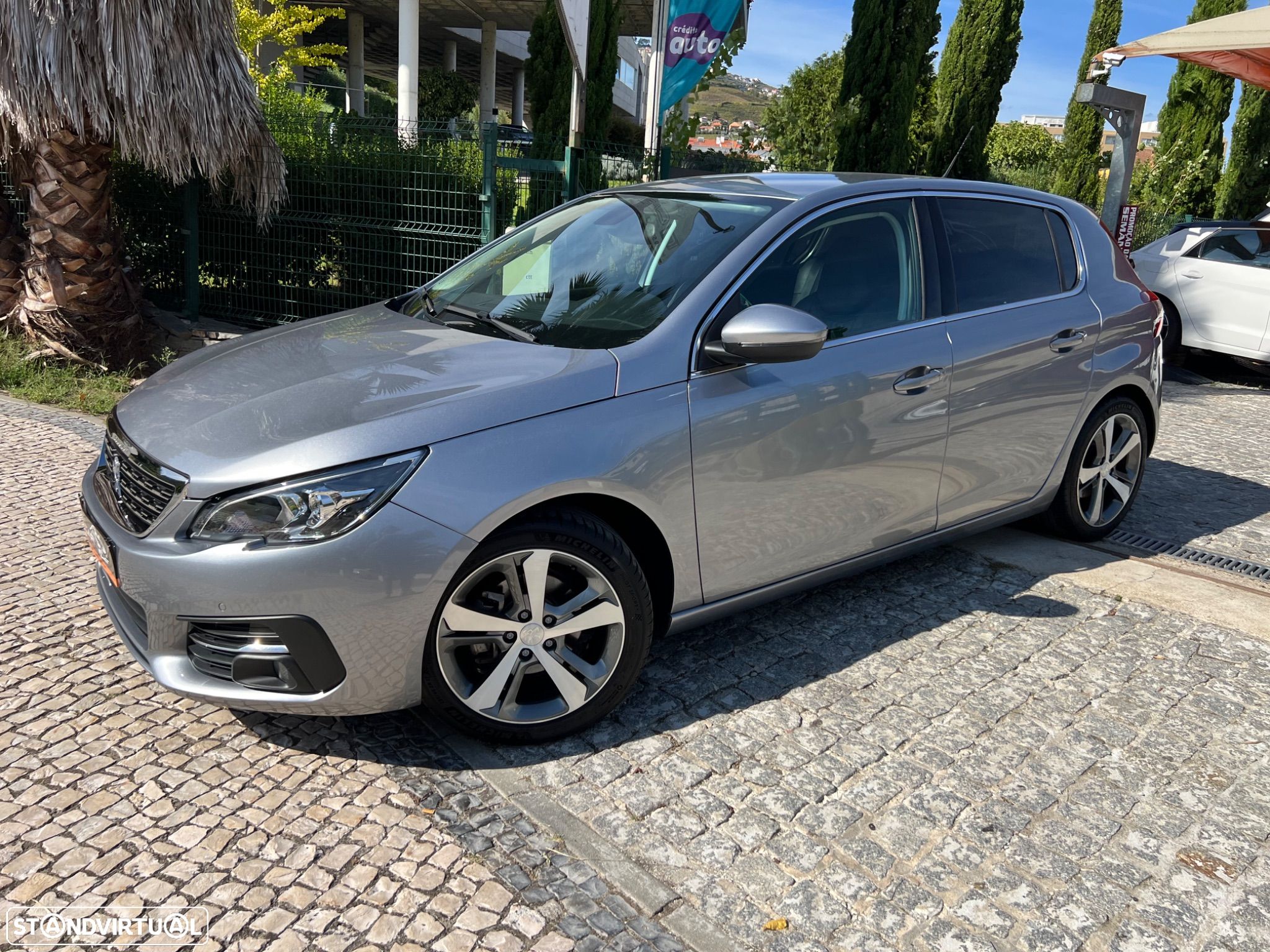 Peugeot 308 1.2 PureTech Style J17 - 1