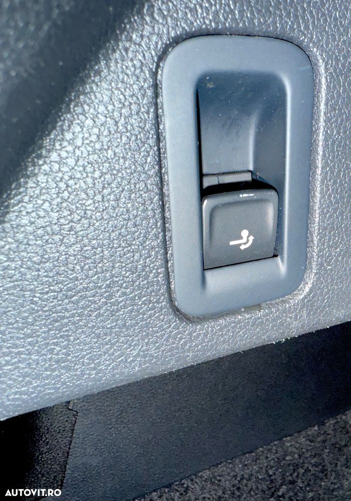 Volkswagen Tiguan - 23
