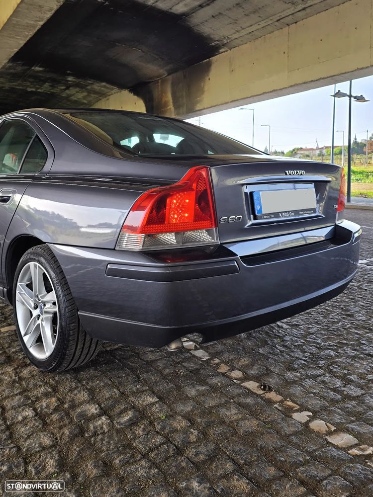 Volvo S60 2.4 D5 Nivel 3 Auto. - 24