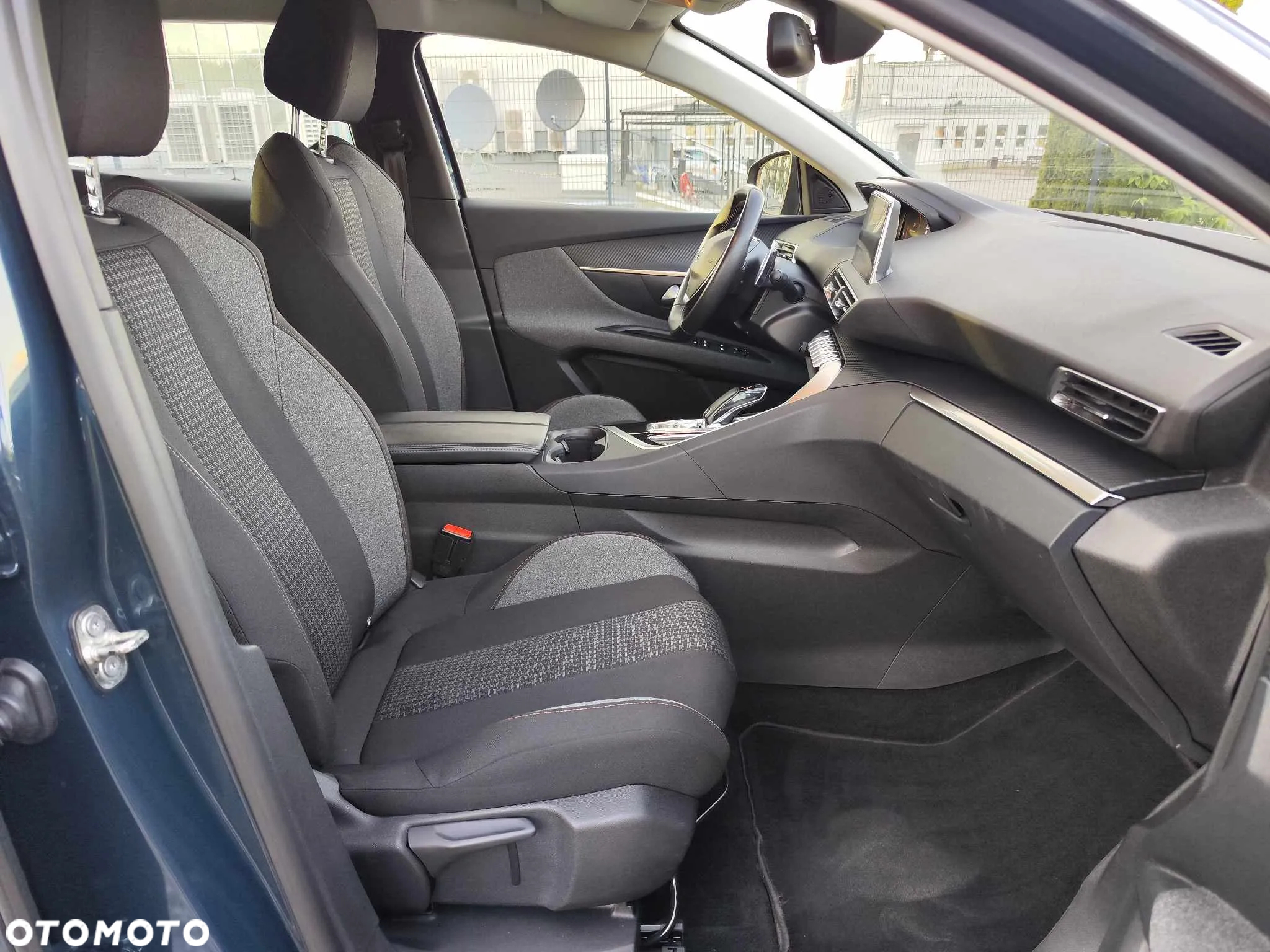 Peugeot 3008 1.5 BlueHDi Allure S&S EAT8 - 20