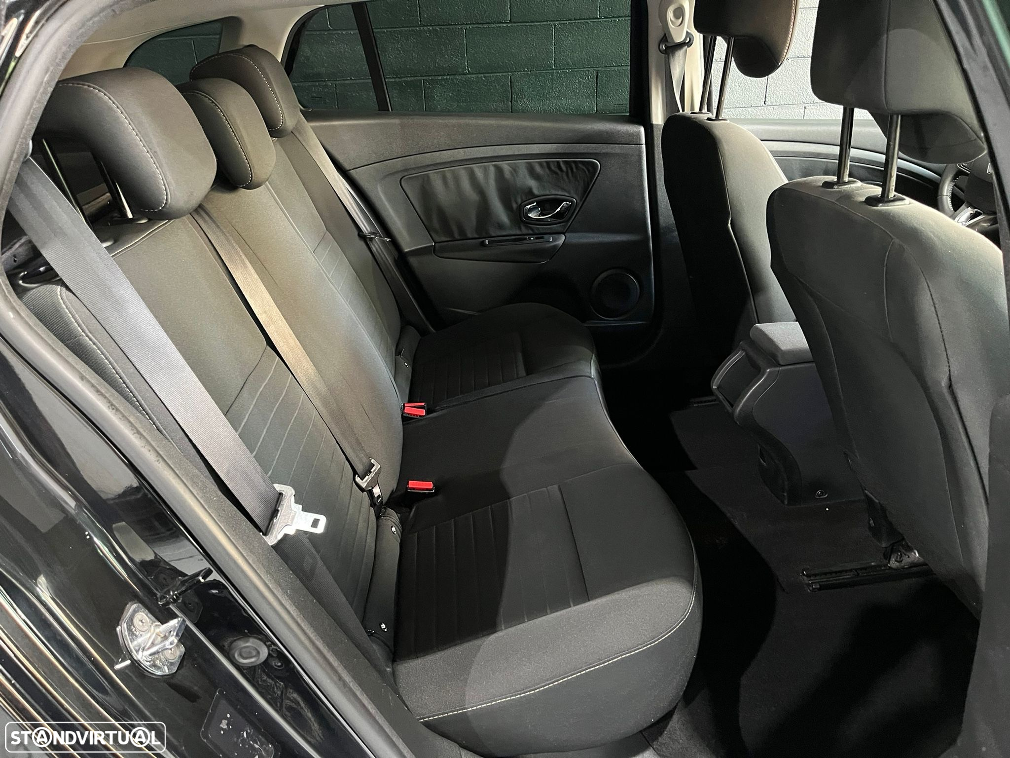 Renault Mégane Sport Tourer 1.5 dCi Limited SS - 12
