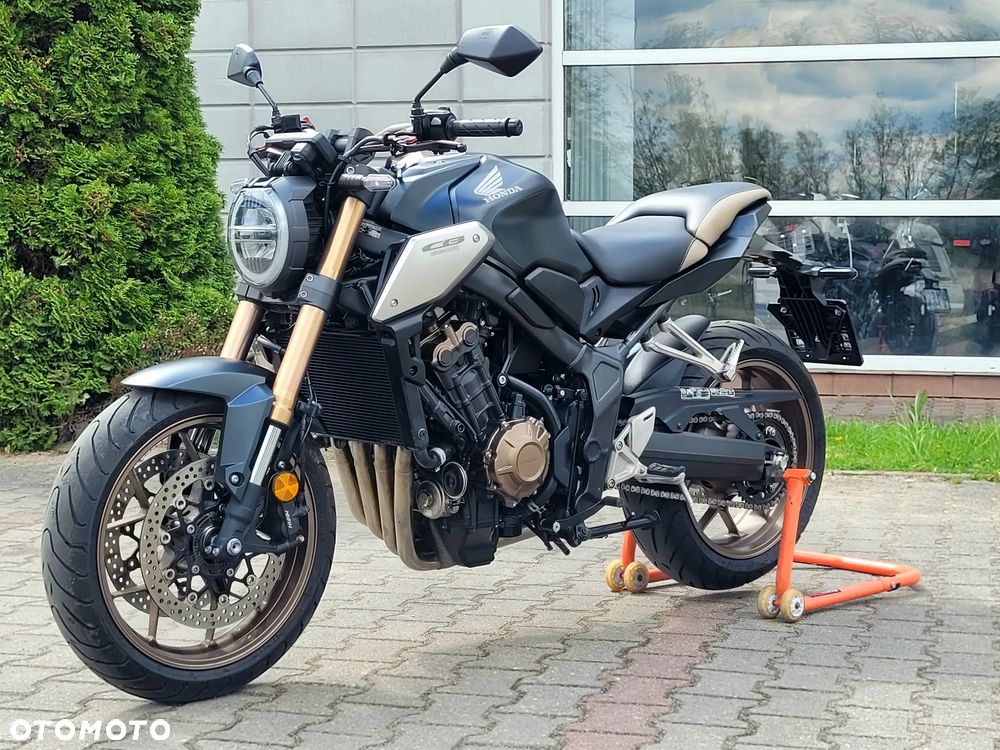 Honda CB - 8