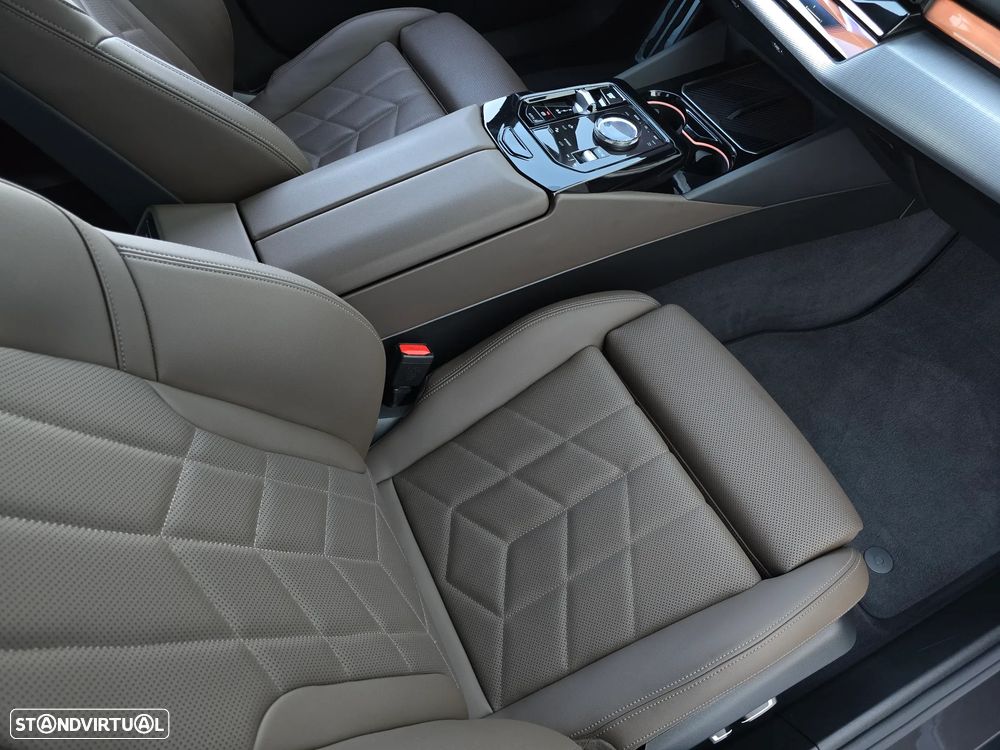 BMW i5 eDrive40 Pack Desportivo M - 34
