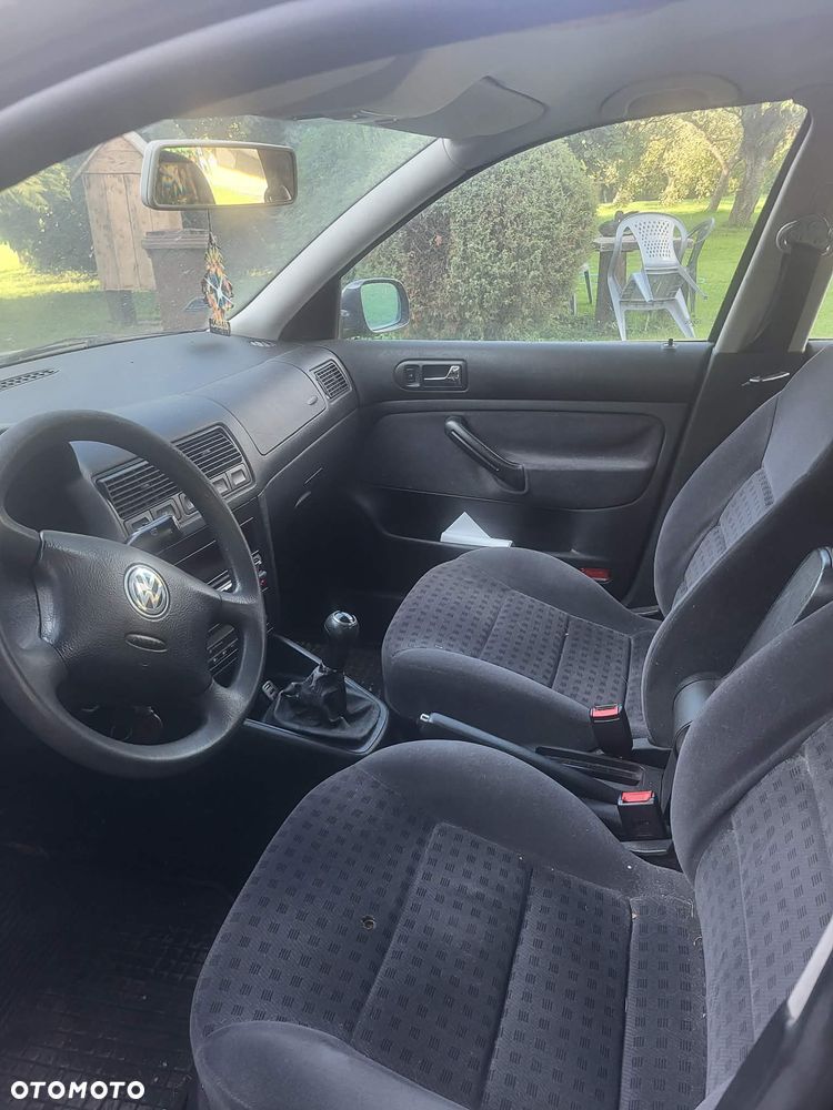 Volkswagen Golf - 9