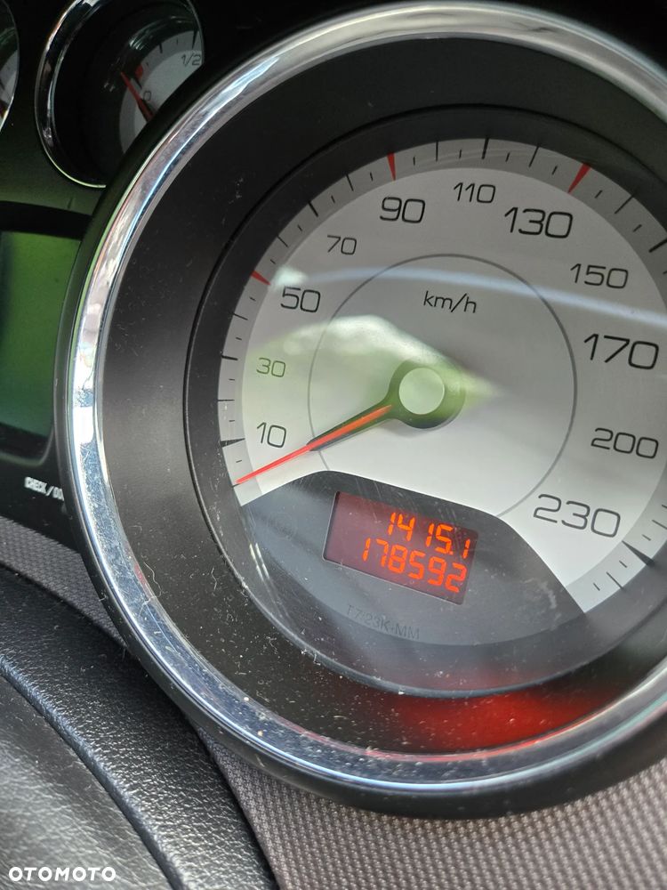 Peugeot 308 1.6 Premium - 4