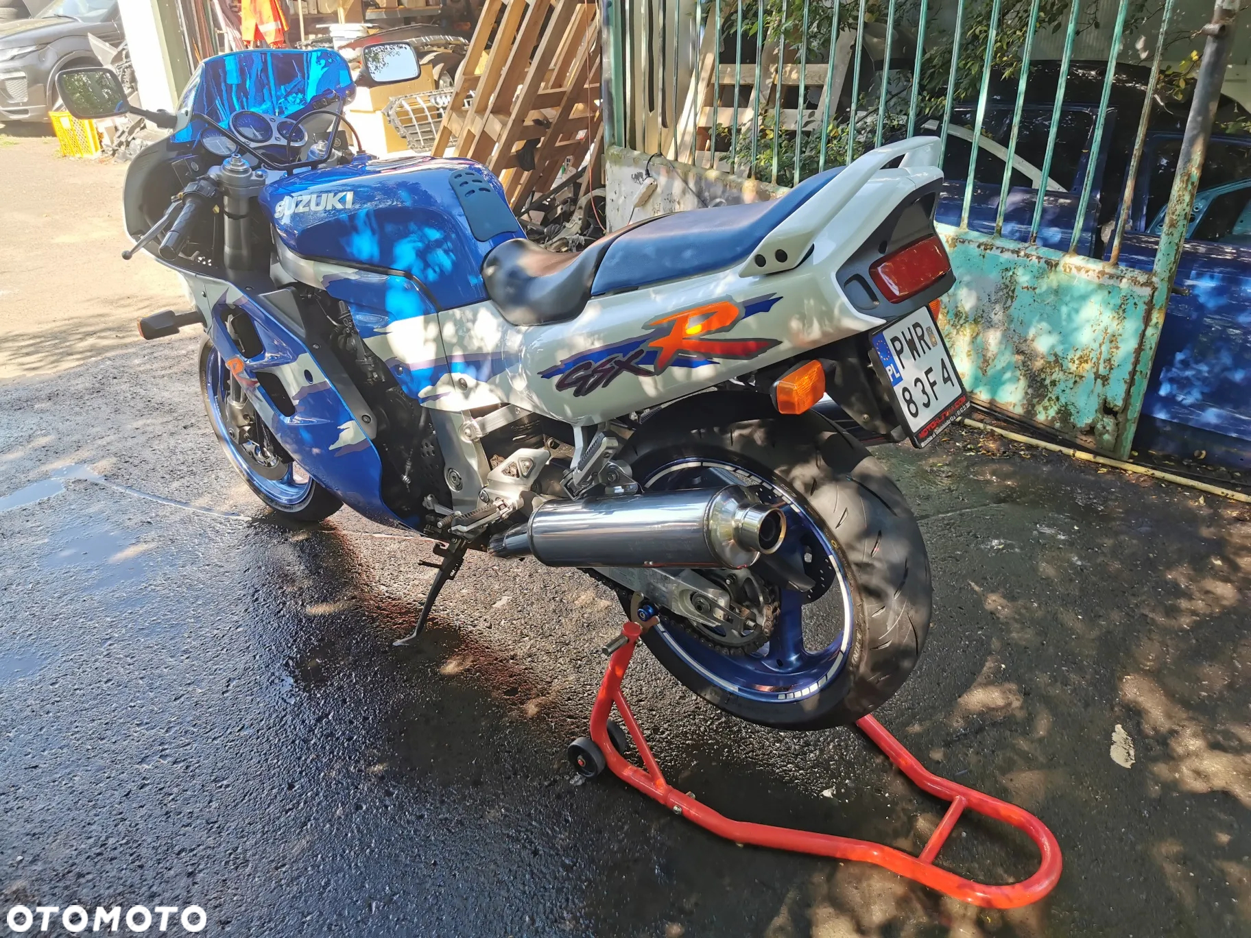 Suzuki GSX-R - 16