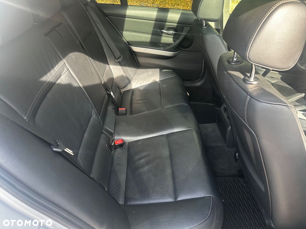 BMW Seria 3 - 32