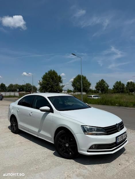 Volkswagen Jetta 1.2 TSI Comfortline - 2