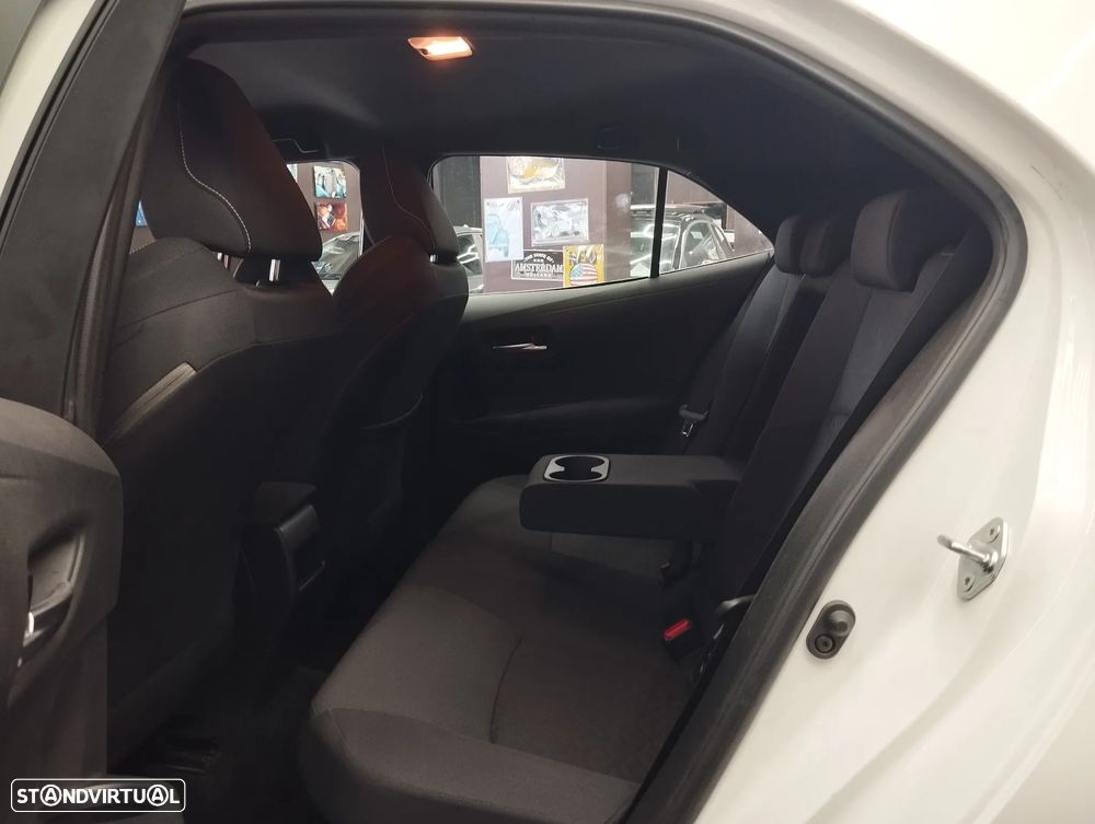 Toyota Corolla 1.8 Hybrid Comfort - 12