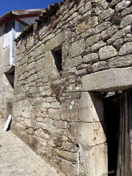 Casa em pedra para reconstrução em Avões - Lamego - Grande imagem: 3/8