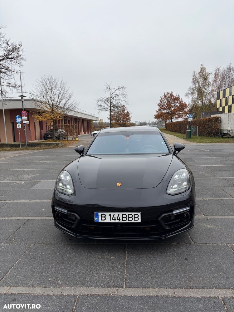 Porsche Panamera 4 E-Hybrid - 1