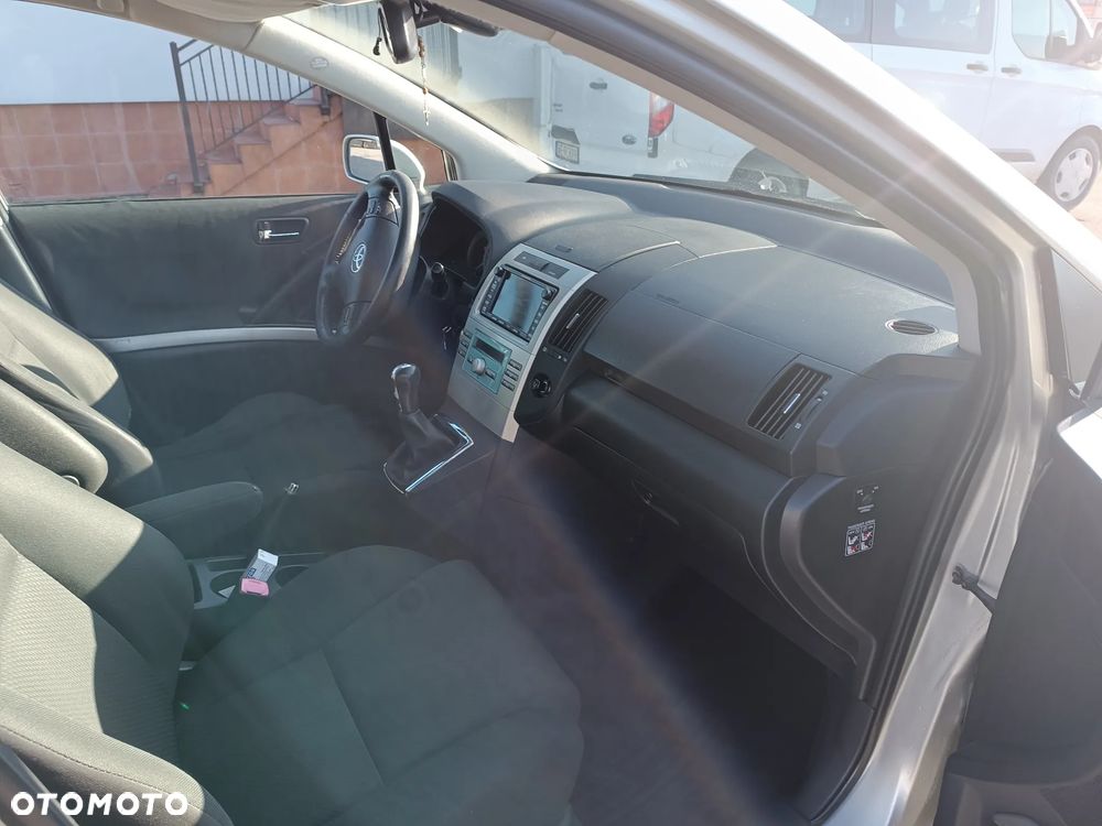 Toyota Corolla Verso - 2