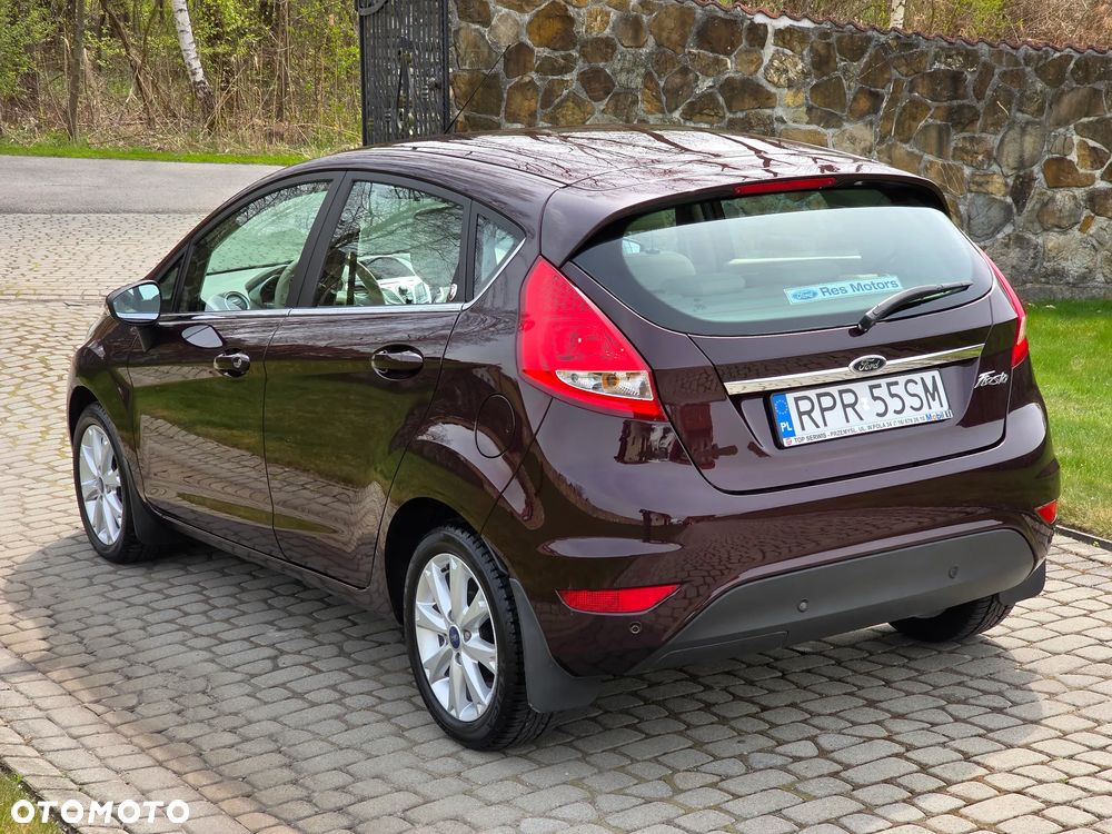 Ford Fiesta 1.4 Ghia - 9