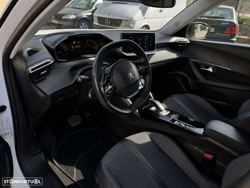 Peugeot 2008 1.2 PureTech Allure Pack EAT8 - 9
