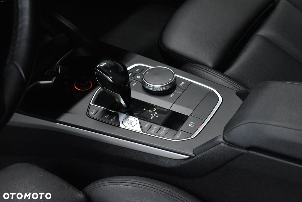 BMW Seria 2 218i Advantage - 29
