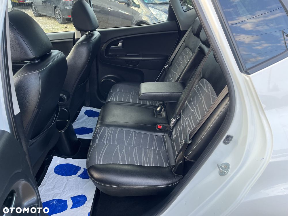 Kia Venga 1.6 CVVT Platinum Edition - 12