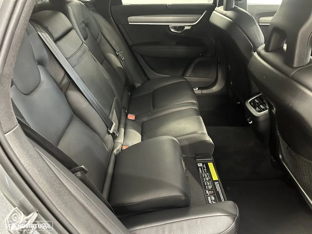 Volvo V90 2.0 D5 Momentum AWD Geartronic - 7