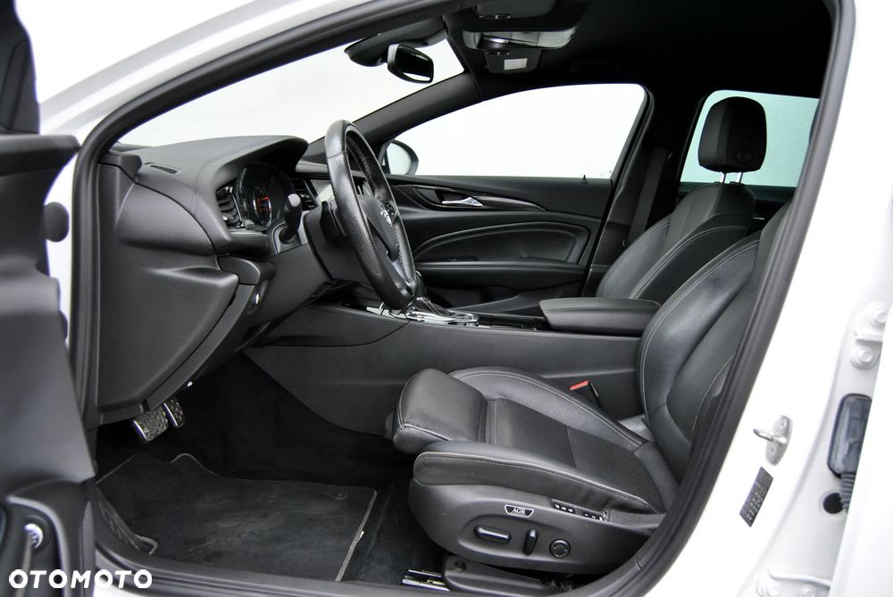 Opel Insignia CT 2.0 CDTI 4x4 Exclusive S&S - 16