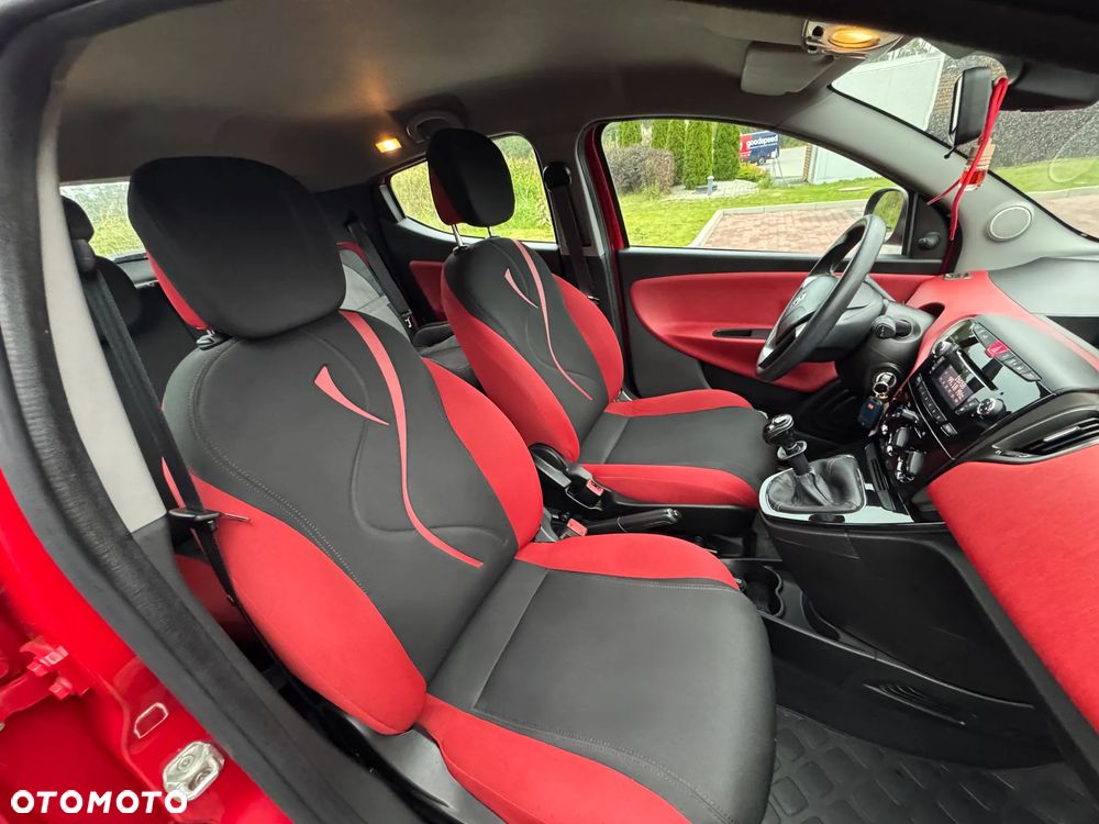 Lancia Ypsilon 1.2 8V Black&Red S&S - 18
