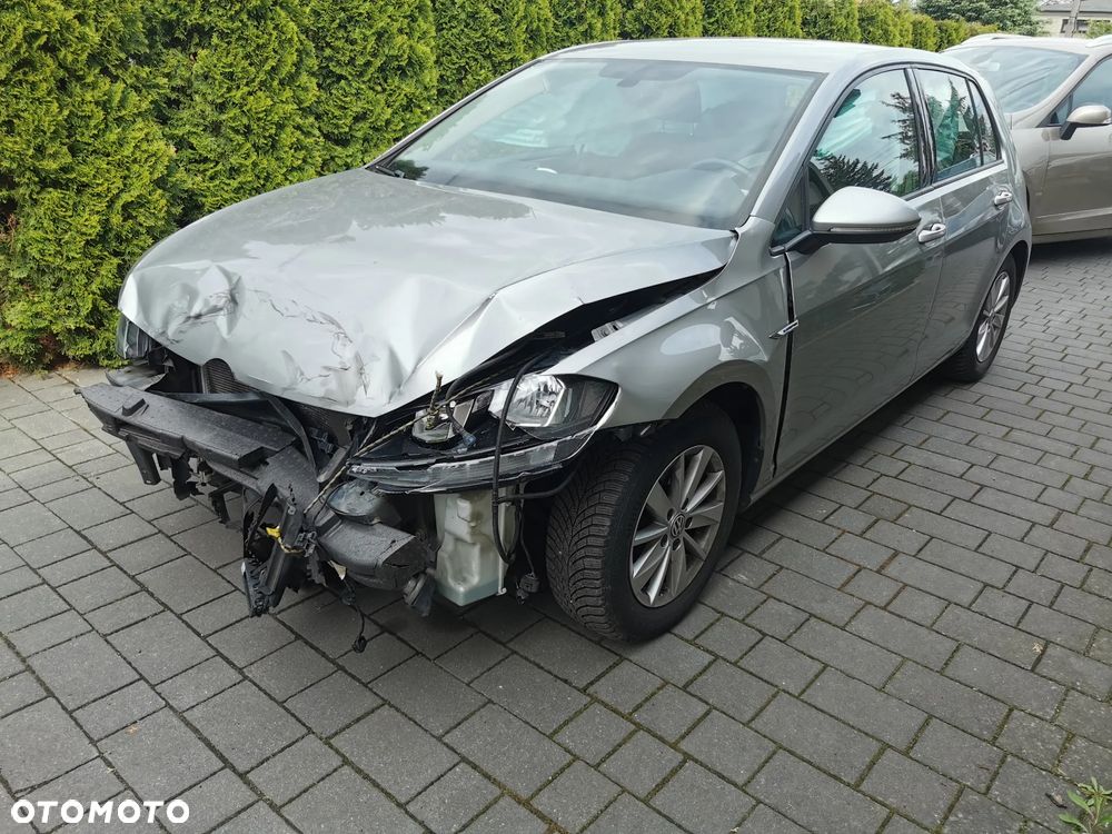 Volkswagen Golf 1.5 TSI BlueMotion ACT DSG Comfortline - 2