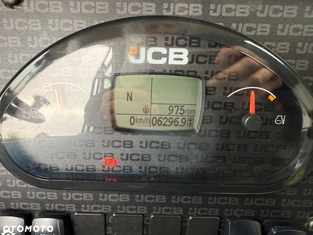 JCB 3CX - 16