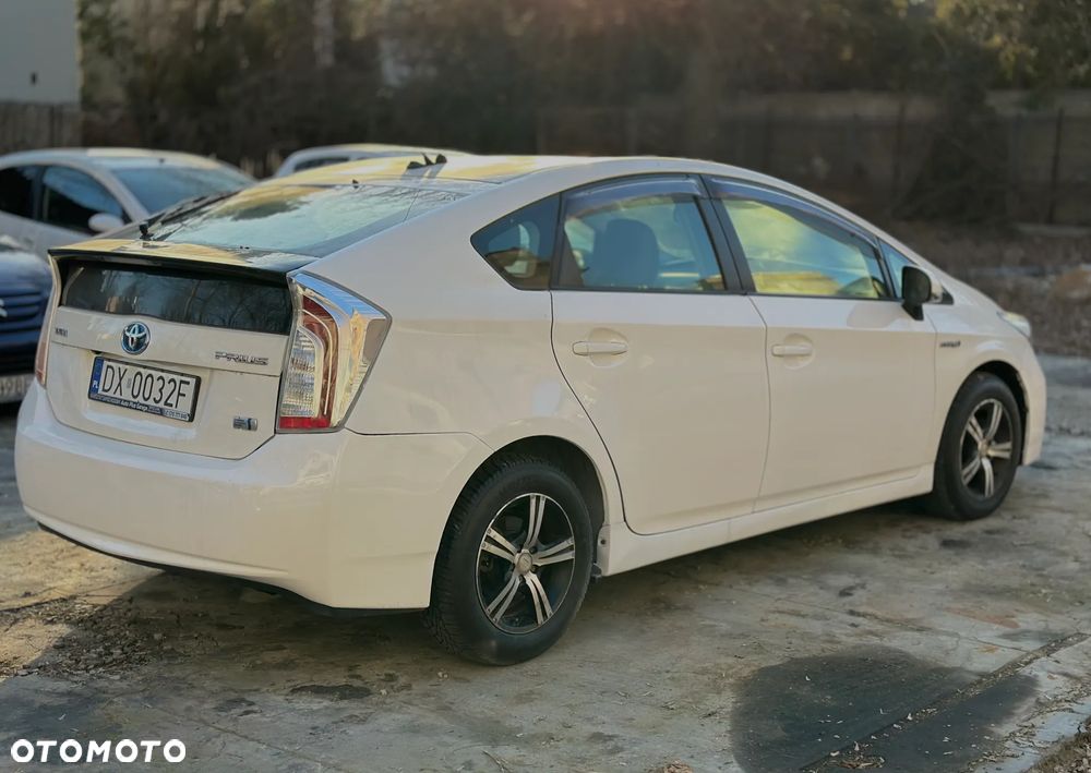 Toyota Prius - 4