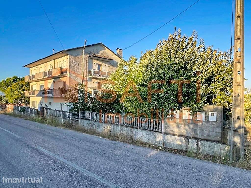 Moradia Bi-Familiar com garagem e terreno agrícola em Delongo, Paia... - Grande imagem: 2/47