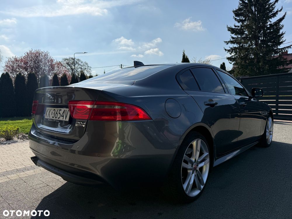 Jaguar XE 20d AWD R-Sport - 13