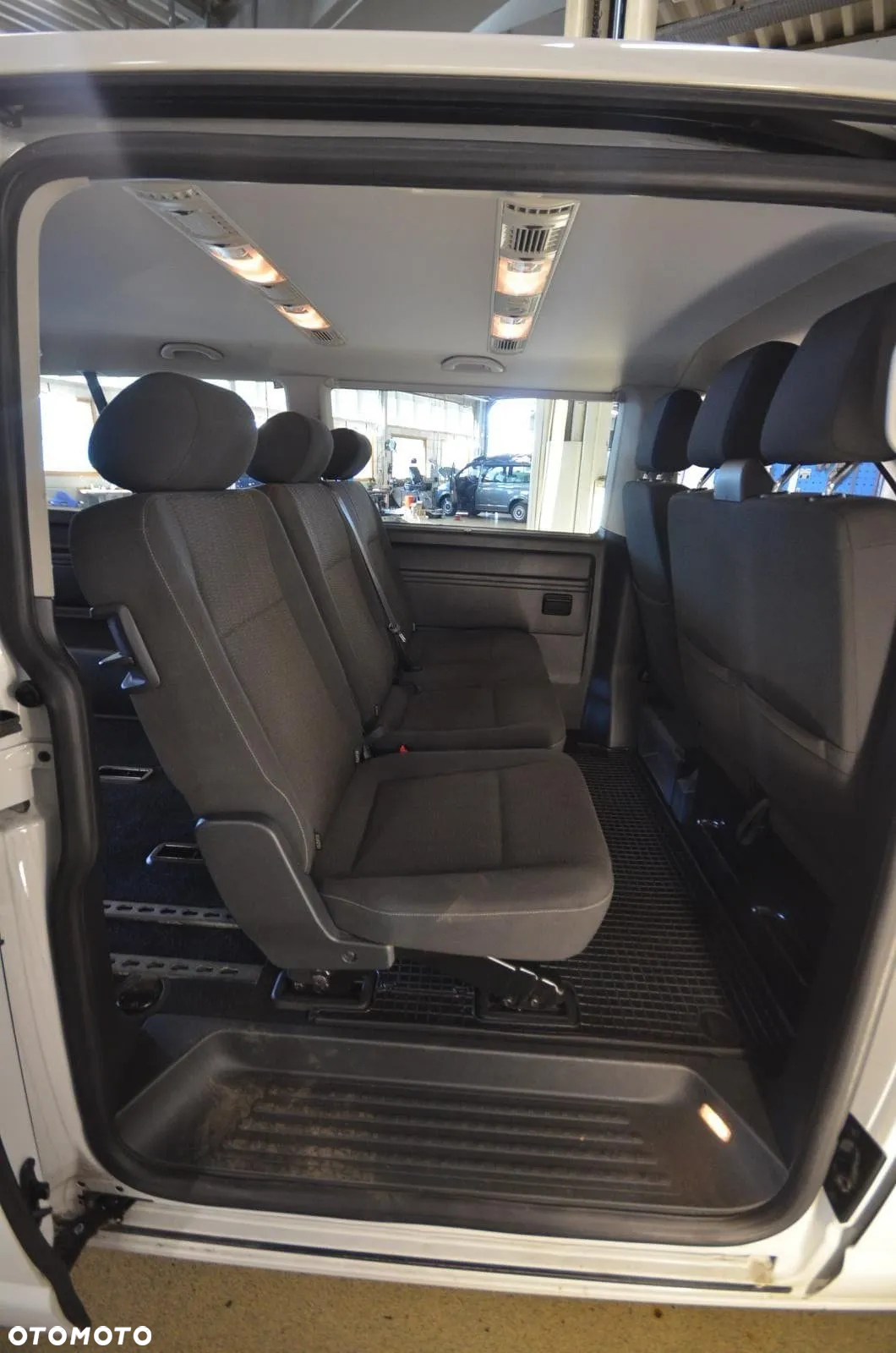 Volkswagen Caravelle 2.0 TDI L1 Highline DSG - 14
